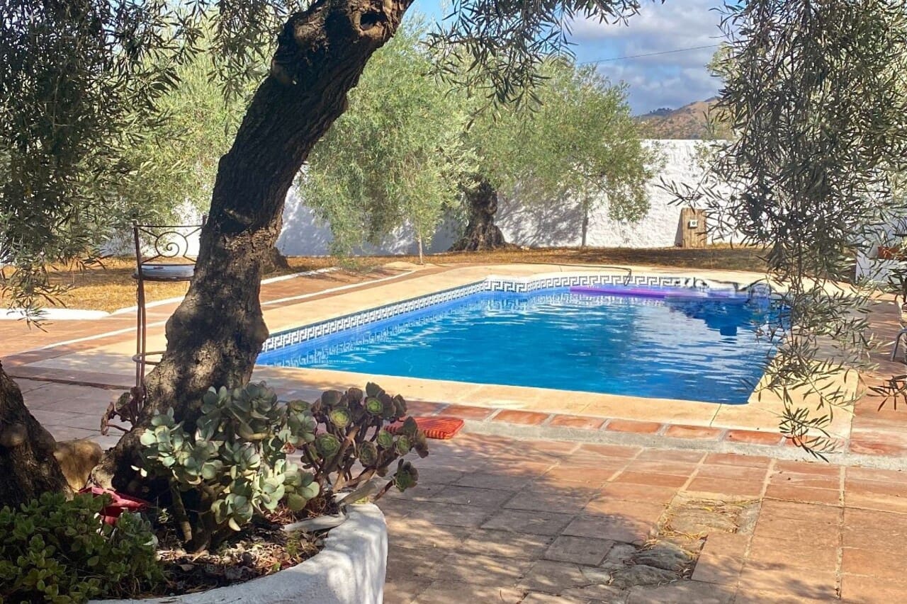 4 bedroom Finca/Country House for sale in Alora with pool garage - € 685,000 (Ref: 9293865)