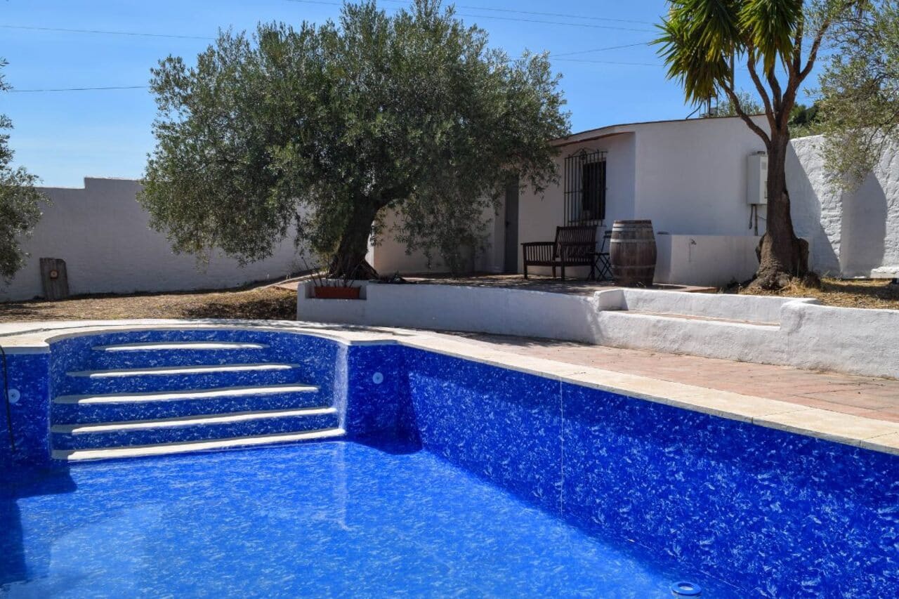 4 bedroom Finca/Country House for sale in Alora with pool garage - € 685,000 (Ref: 9293865)
