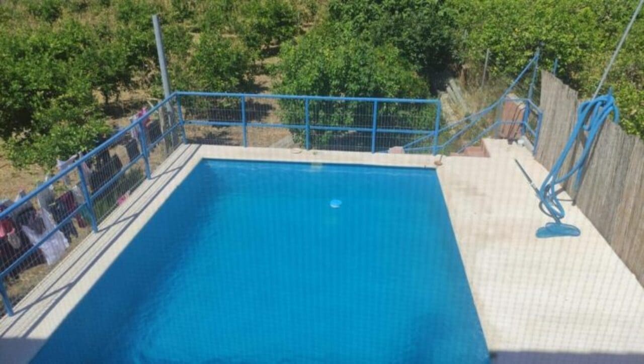 2 makuuhuone Maalaistalo myytävänä paikassa Alora mukana uima-altaan 
autotalli - 210 000 € (Ref: 9444867)