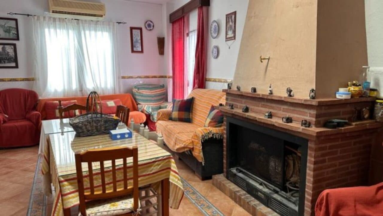 2 makuuhuone Maalaistalo myytävänä paikassa Alora mukana uima-altaan 
autotalli - 210 000 € (Ref: 9444867)