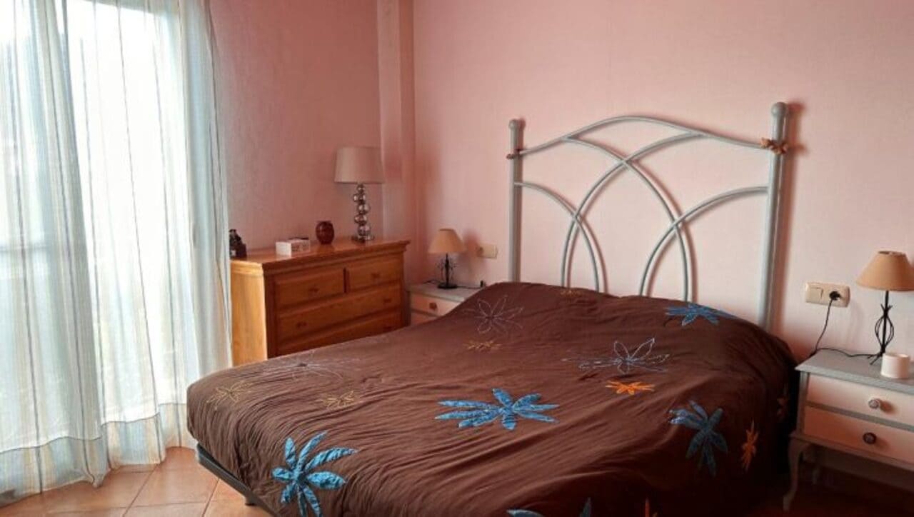 2 makuuhuone Maalaistalo myytävänä paikassa Alora mukana uima-altaan 
autotalli - 210 000 € (Ref: 9444867)