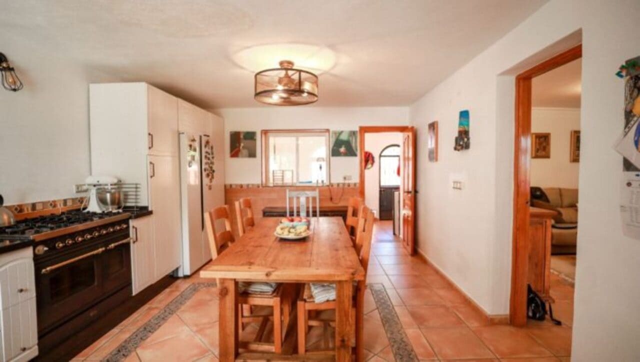 5 makuuhuone Maalaistalo myytävänä paikassa Alora mukana uima-altaan 
autotalli - 499 000 € (Ref: 9444873)