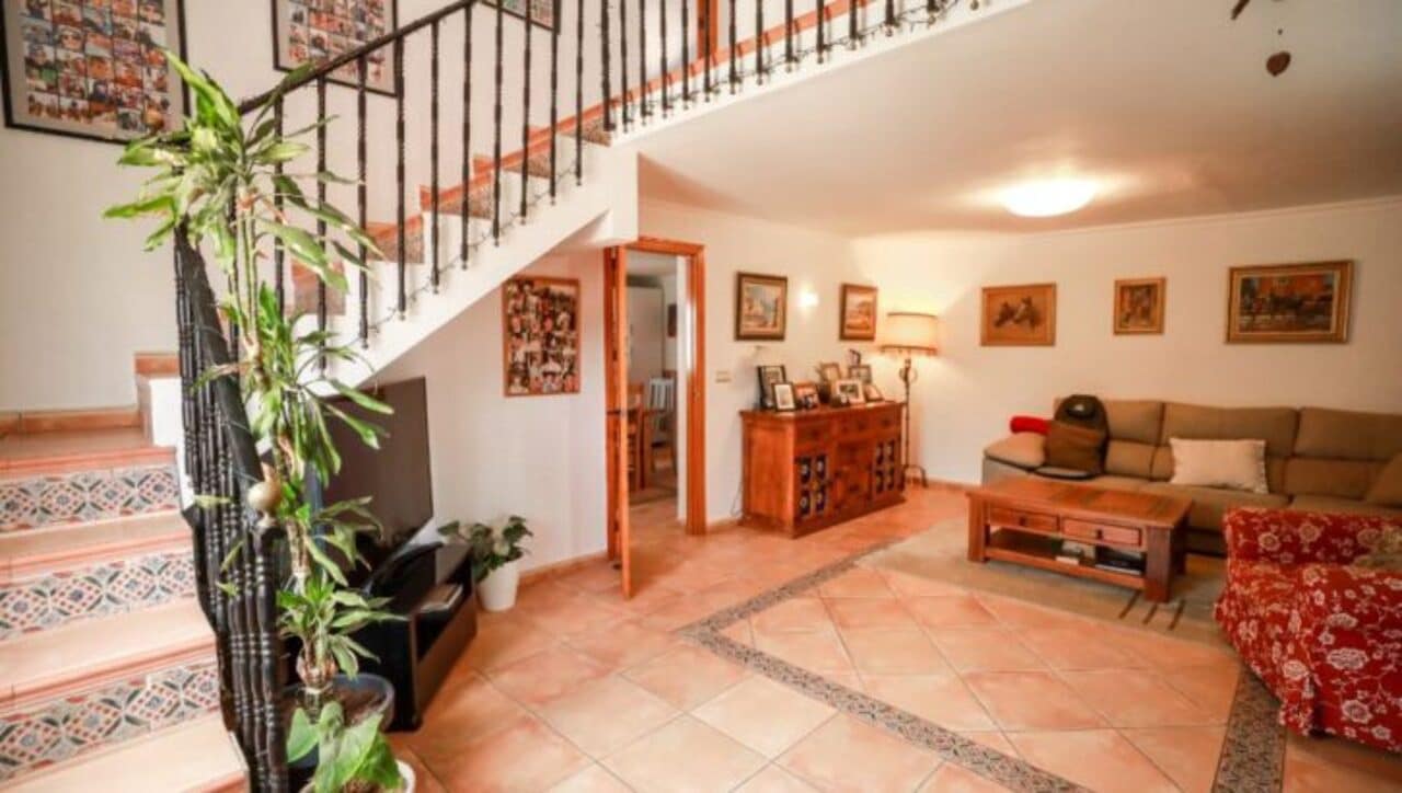 5 makuuhuone Maalaistalo myytävänä paikassa Alora mukana uima-altaan 
autotalli - 499 000 € (Ref: 9444873)