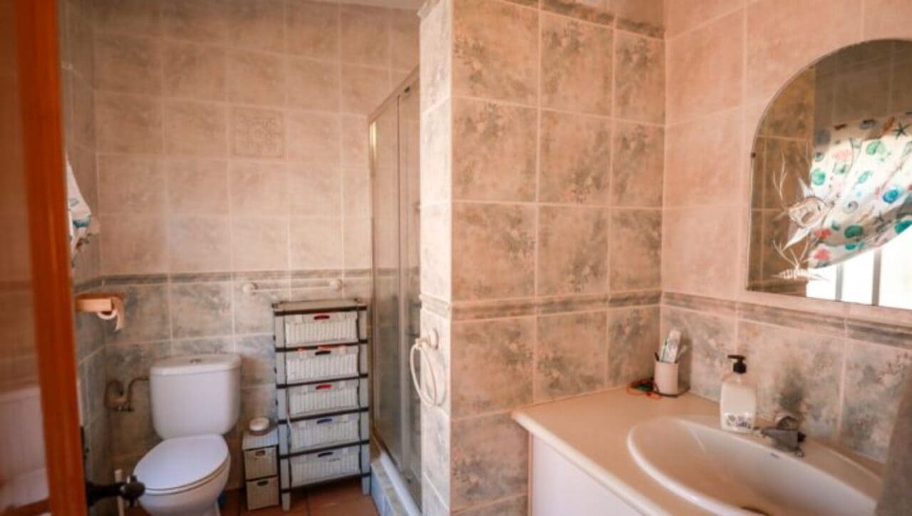 5 makuuhuone Maalaistalo myytävänä paikassa Alora mukana uima-altaan 
autotalli - 499 000 € (Ref: 9444873)