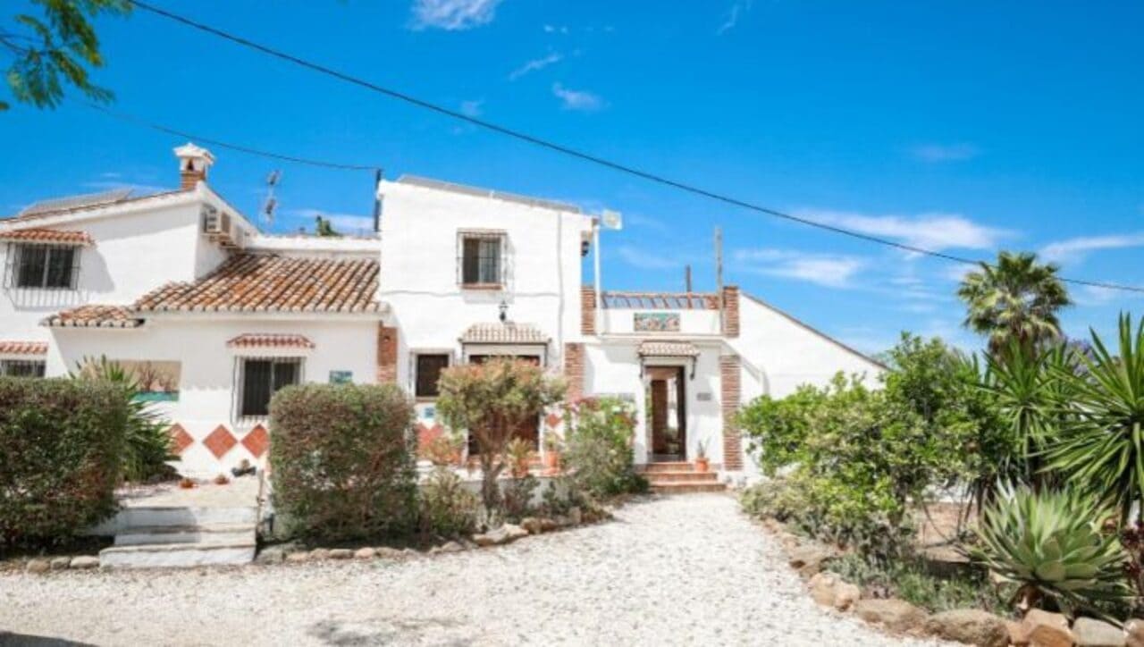 5 makuuhuone Maalaistalo myytävänä paikassa Alora mukana uima-altaan 
autotalli - 499 000 € (Ref: 9444873)