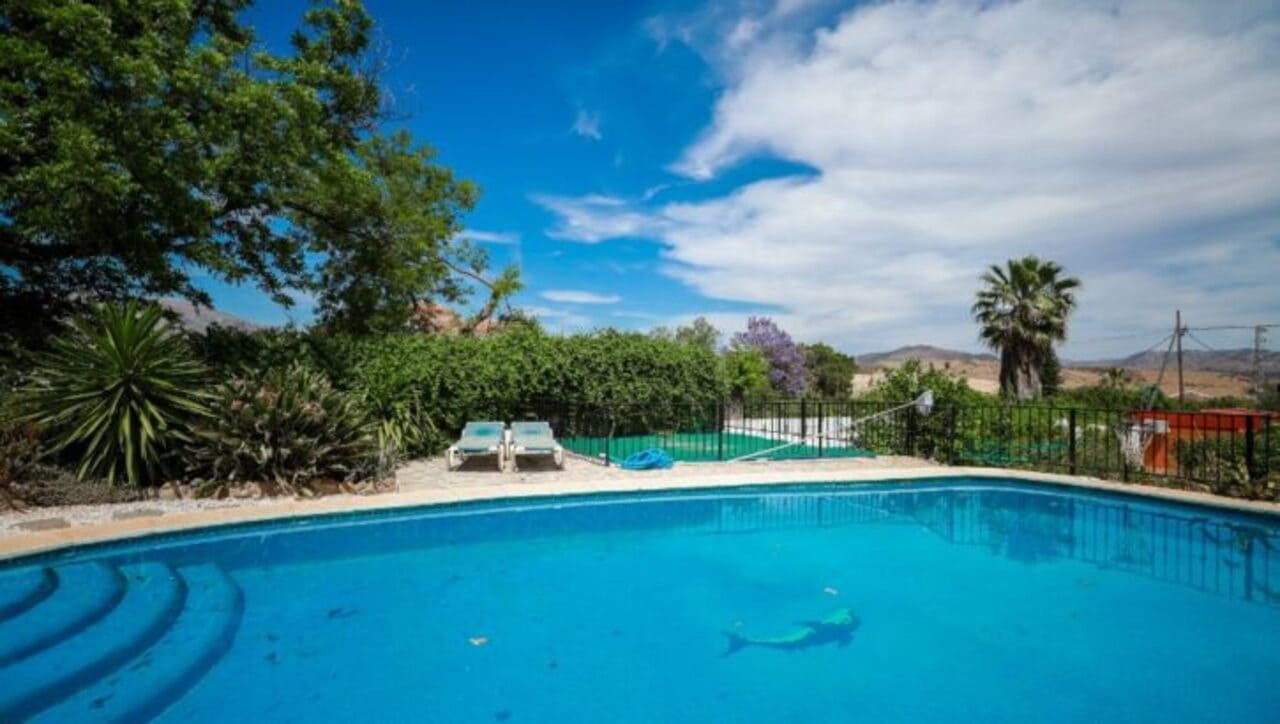 5 makuuhuone Maalaistalo myytävänä paikassa Alora mukana uima-altaan 
autotalli - 499 000 € (Ref: 9444873)