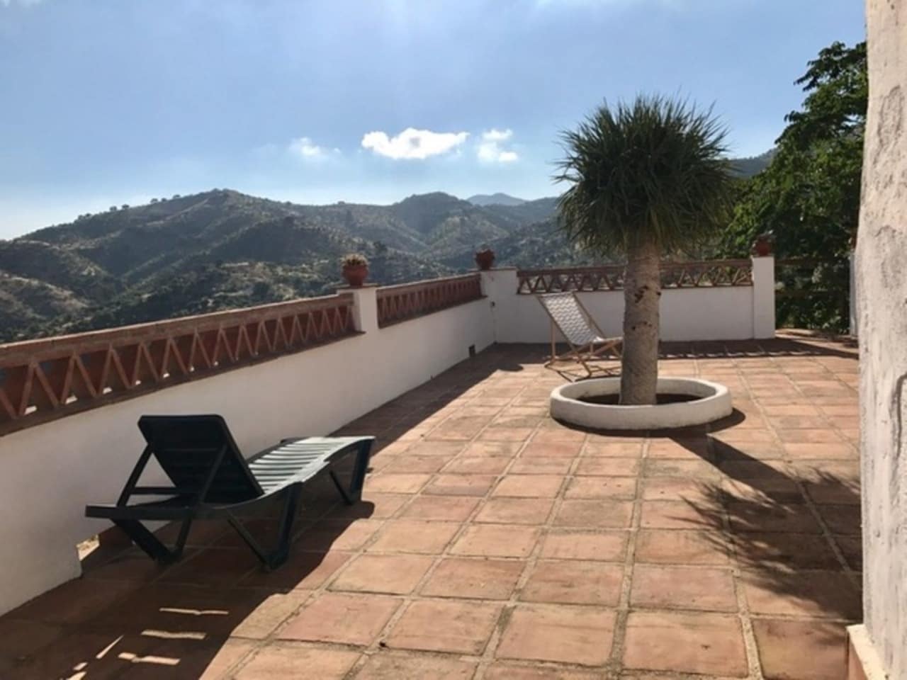 2 sypialnia Finka/Dom wiejski na sprzedaż w Alora z garażem - 295 000 € (Ref: 9495521)