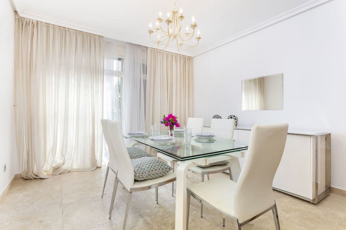 2 chambre Appartement à vendre à Nueva Andalucia avec piscine - 520 000 € (Ref: 9542450)