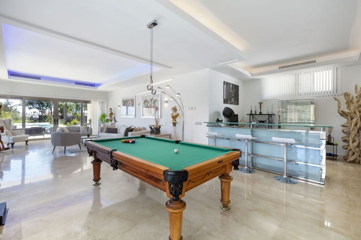 5 quarto Moradia para venda em El Paraiso com piscina - 3 680 000 € (Ref: 9542456)