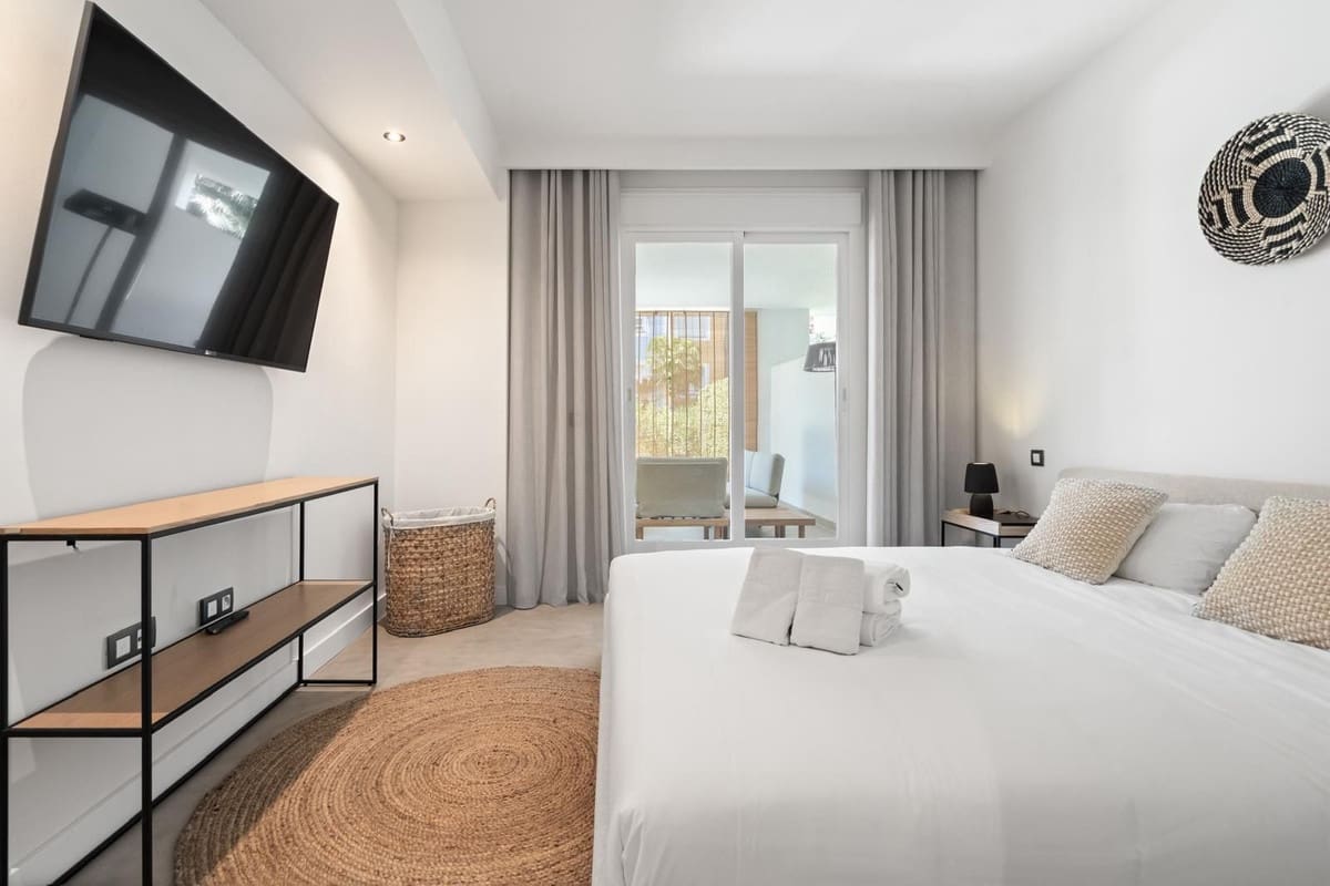 2 sypialnia Apartament na sprzedaż w El Paraiso z basenem - 450 000 € (Ref: 9556182)