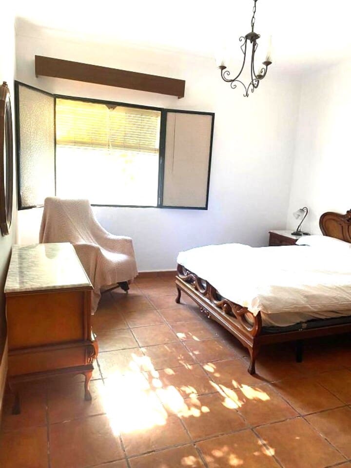 Chalet de 3 habitaciones en Alora en venta con piscina garaje - 375.000 € (Ref: 9588097)