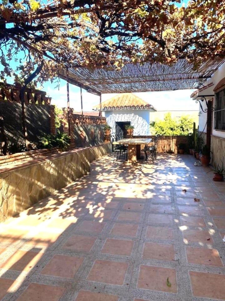 Chalet de 3 habitaciones en Alora en venta con piscina garaje - 375.000 € (Ref: 9588097)