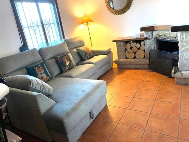 Chalet de 3 habitaciones en Alora en venta con piscina garaje - 375.000 € (Ref: 9588097)