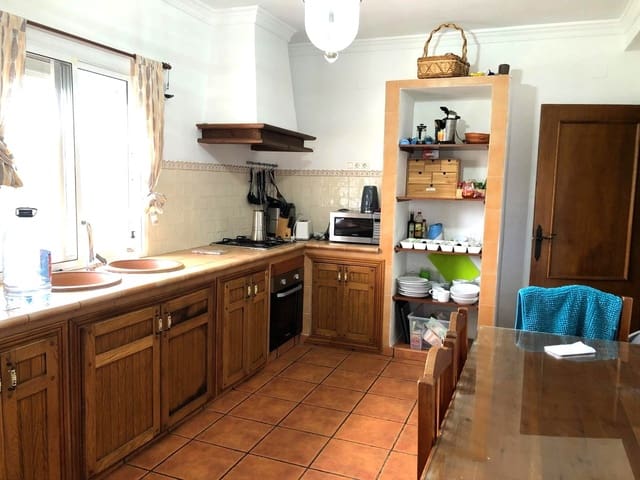 Chalet de 3 habitaciones en Alora en venta con piscina garaje - 375.000 € (Ref: 9588097)