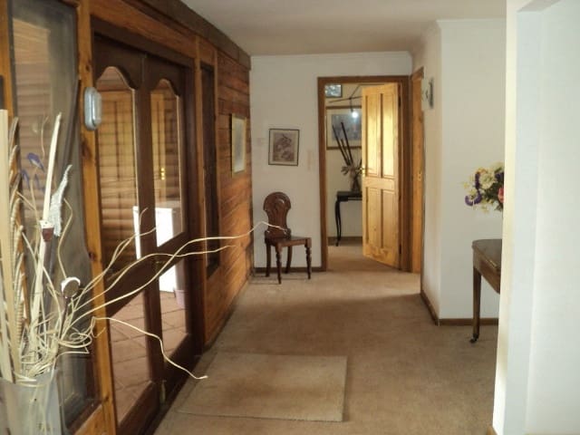 Chalet de 3 habitaciones en Ardales en venta con piscina - 425.000 € (Ref: 9609504)