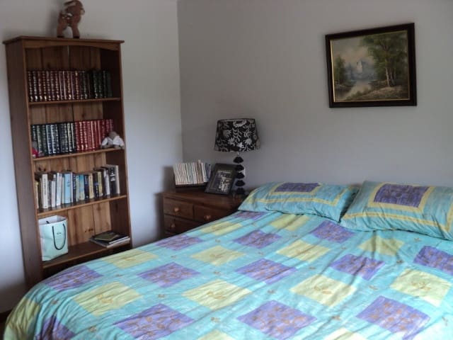 Chalet de 3 habitaciones en Ardales en venta con piscina - 425.000 € (Ref: 9609504)