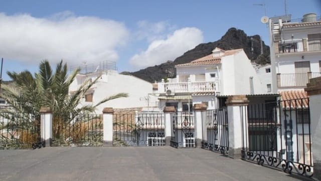 9 soverom Hus til salgs i Alora med svømmebasseng - € 400 000 (Ref: 9610060)