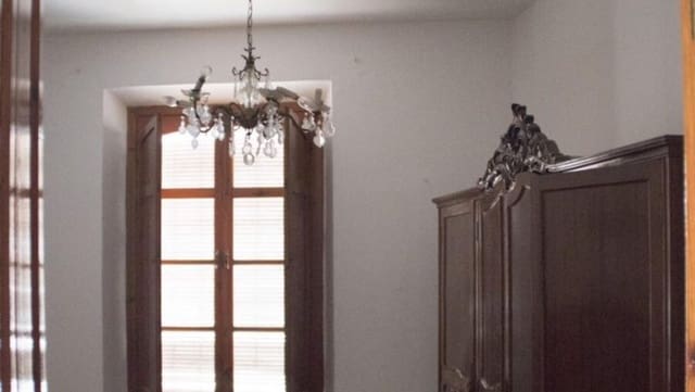 9 soverom Hus til salgs i Alora med svømmebasseng - € 400 000 (Ref: 9610060)