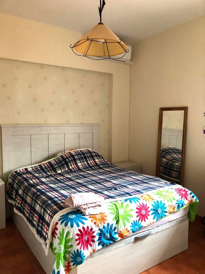 5 soveværelse Byhus til salg i Bermejo med swimmingpool garage - € 375.000 (Ref: 9614303)