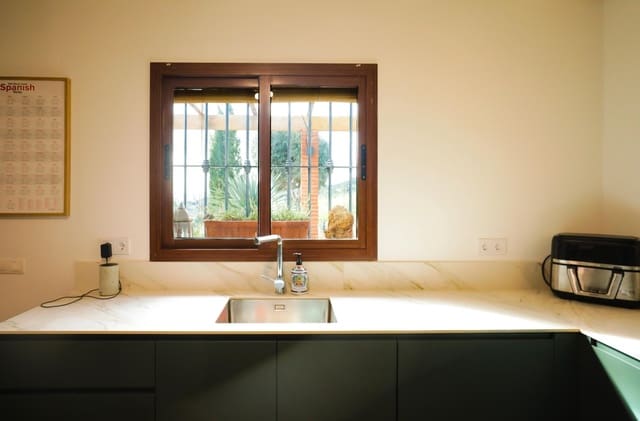 3 makuuhuone Maalaistalo myytävänä paikassa Alora mukana uima-altaan 
autotalli - 355 000 € (Ref: 9614305)