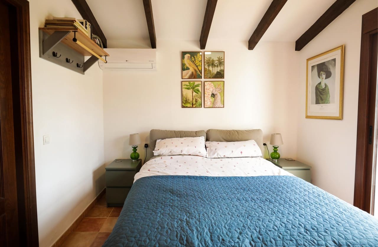 3 makuuhuone Maalaistalo myytävänä paikassa Alora mukana uima-altaan 
autotalli - 355 000 € (Ref: 9614305)