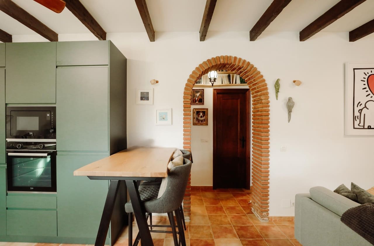 3 makuuhuone Maalaistalo myytävänä paikassa Alora mukana uima-altaan 
autotalli - 355 000 € (Ref: 9614305)