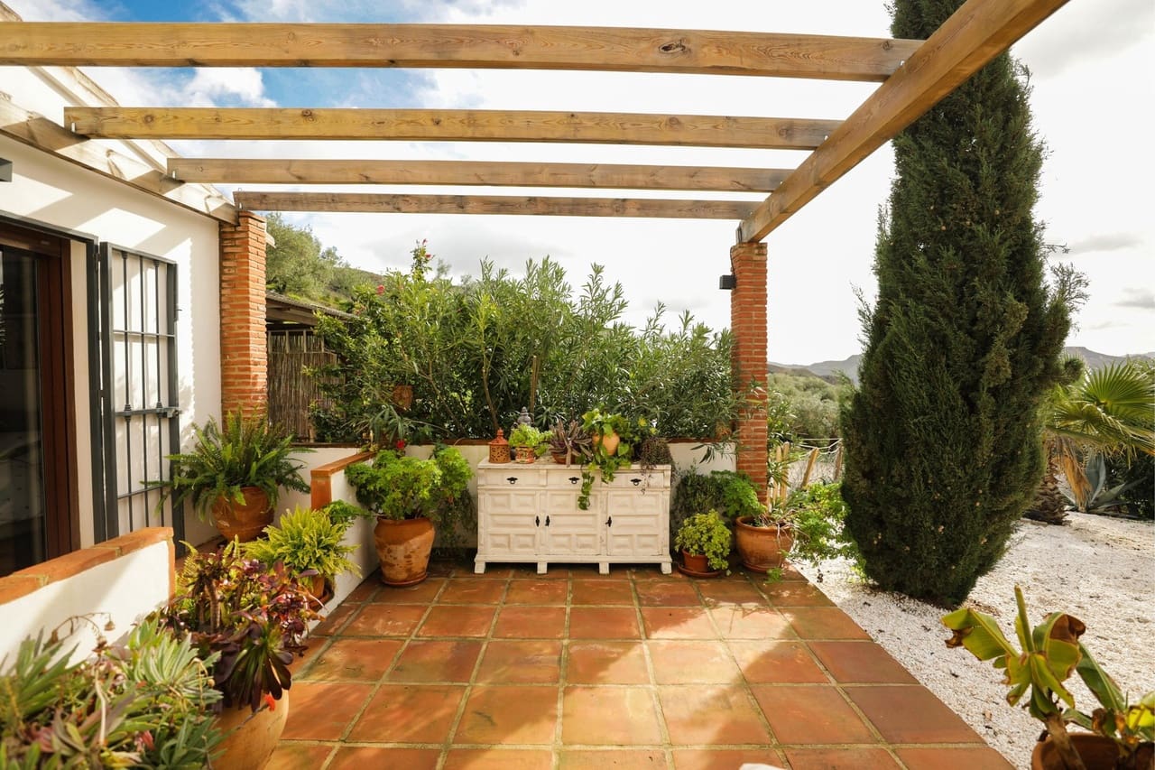 3 makuuhuone Maalaistalo myytävänä paikassa Alora mukana uima-altaan 
autotalli - 355 000 € (Ref: 9614305)