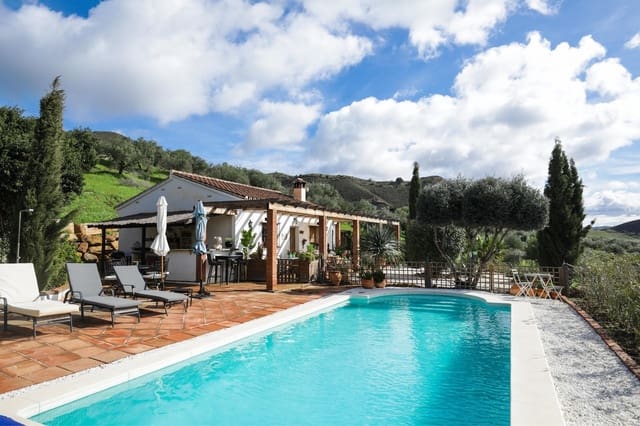 3 makuuhuone Maalaistalo myytävänä paikassa Alora mukana uima-altaan 
autotalli - 355 000 € (Ref: 9614305)