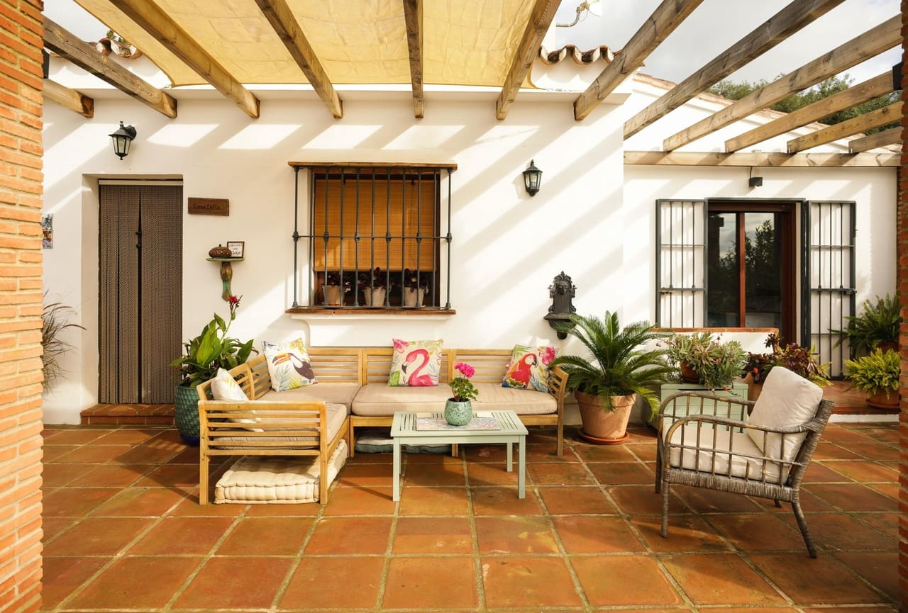 3 makuuhuone Maalaistalo myytävänä paikassa Alora mukana uima-altaan 
autotalli - 355 000 € (Ref: 9614305)