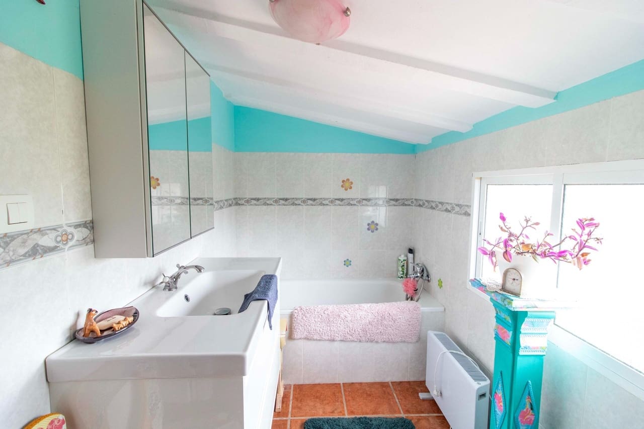 Chalet de 4 habitaciones en Alora en venta con piscina garaje - 260.000 € (Ref: 9759589)