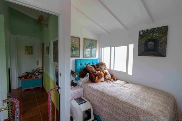 Chalet de 4 habitaciones en Alora en venta con piscina garaje - 260.000 € (Ref: 9759589)