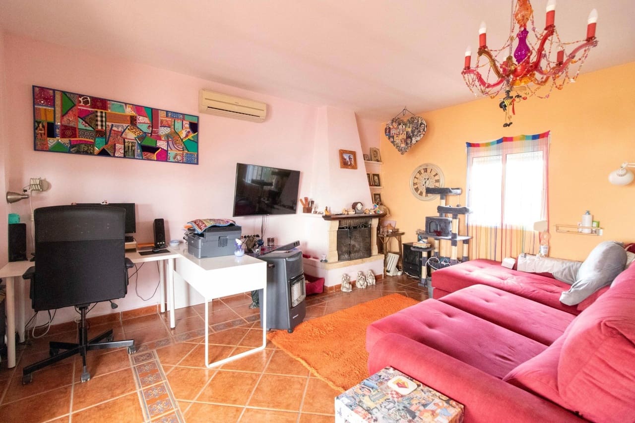 Chalet de 4 habitaciones en Alora en venta con piscina garaje - 260.000 € (Ref: 9759589)