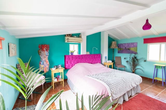 Chalet de 4 habitaciones en Alora en venta con piscina garaje - 260.000 € (Ref: 9759589)