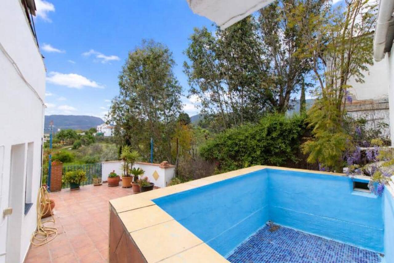 Chalet de 4 habitaciones en Alora en venta con piscina garaje - 260.000 € (Ref: 9759589)