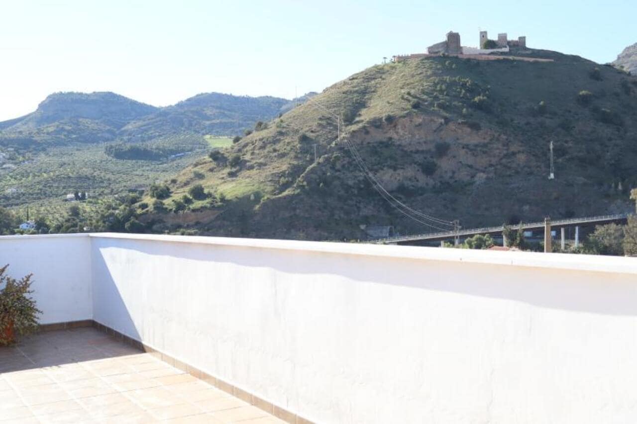 2 makuuhuone Kattohuoneisto myytävänä paikassa Alora mukana uima-altaan - 189 000 € (Ref: 9759590)