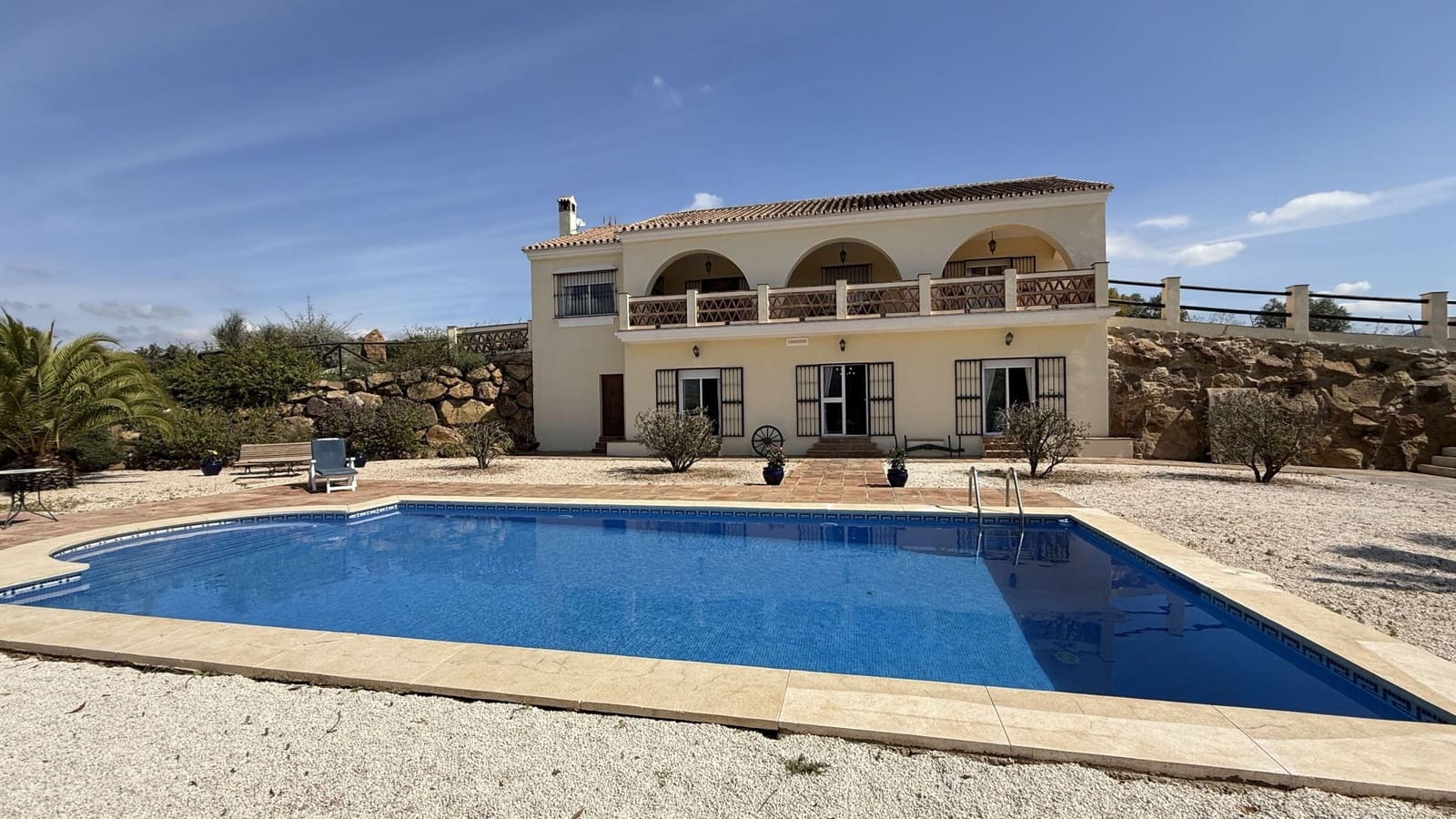Finca/Casa Rural de 4 habitaciones en Alora en venta con piscina - 699.000 € (Ref: 9910975)
