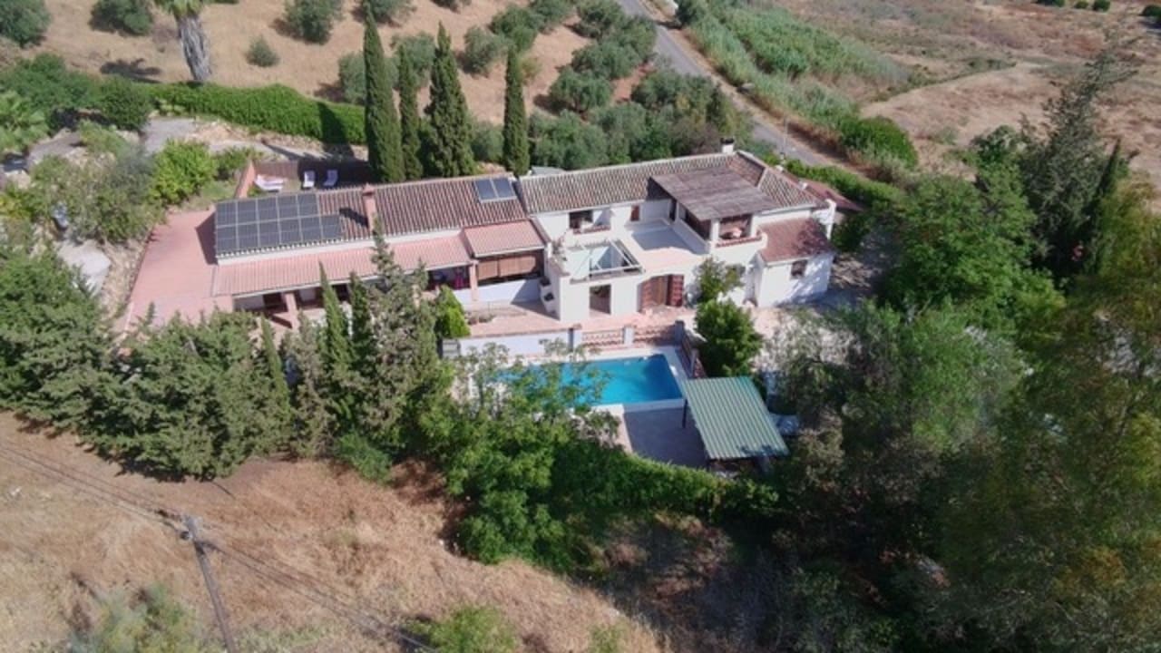 5 soveværelse Finca/Landehus til salg i Alora med swimmingpool garage - € 795.000 (Ref: 9954590)