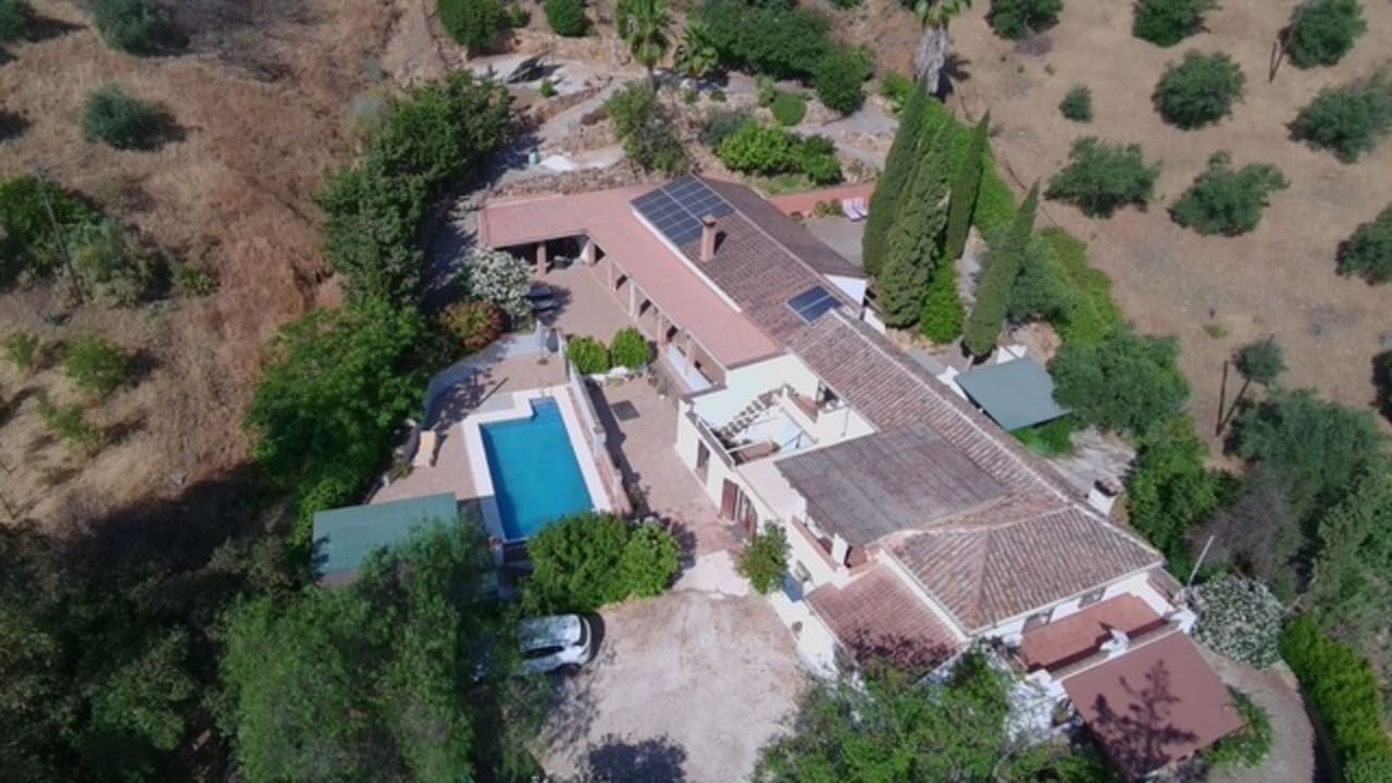 5 soveværelse Finca/Landehus til salg i Alora med swimmingpool garage - € 795.000 (Ref: 9954590)