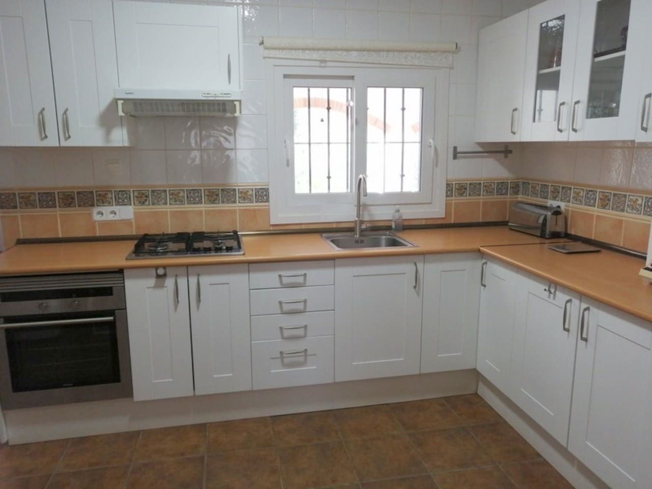 Chalet de 3 habitaciones en Bermejo en venta con piscina - 340.000 € (Ref: 9977862)