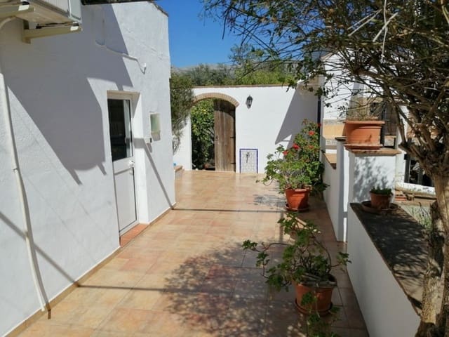 Chalet de 3 habitaciones en Bermejo, Alora en venta con piscina - 340.000 € (Ref: 9977862)