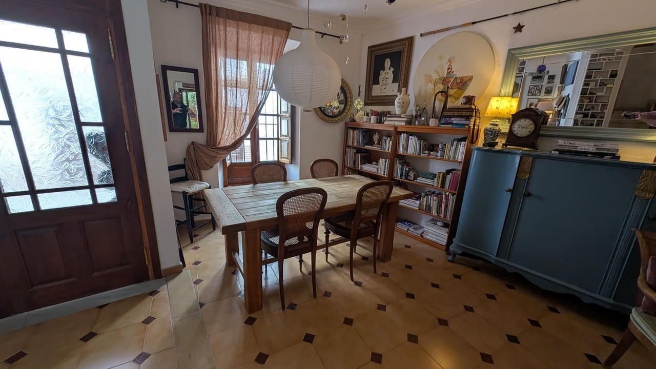 3 soveværelse Byhus til salg i Alora med garage - € 325.000 (Ref: 9977864)