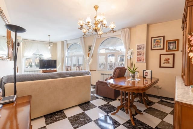 4 soveværelse Byhus til salg i La Zubia - € 350.000 (Ref: 9135712)