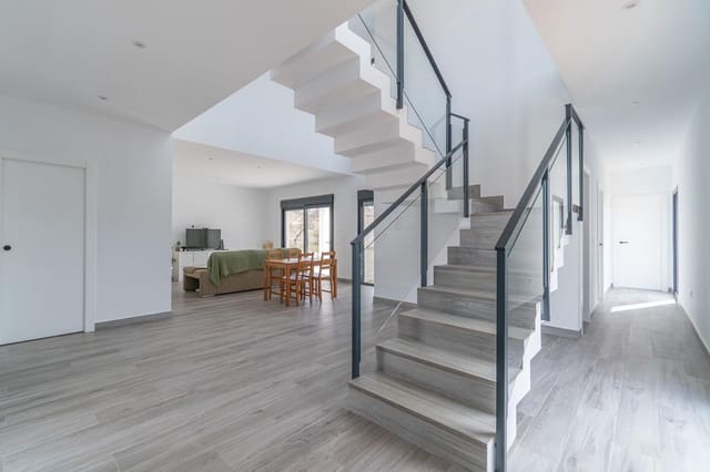 Chalet de 5 habitaciones en Otura en venta con garaje - 550.000 € (Ref: 9135770)