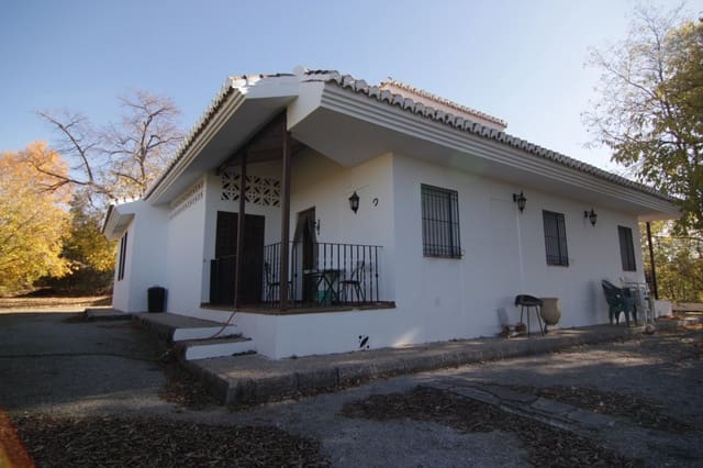 4 soveværelse Finca/Landehus til salg i Granada by med swimmingpool - € 650.000 (Ref: 9135872)