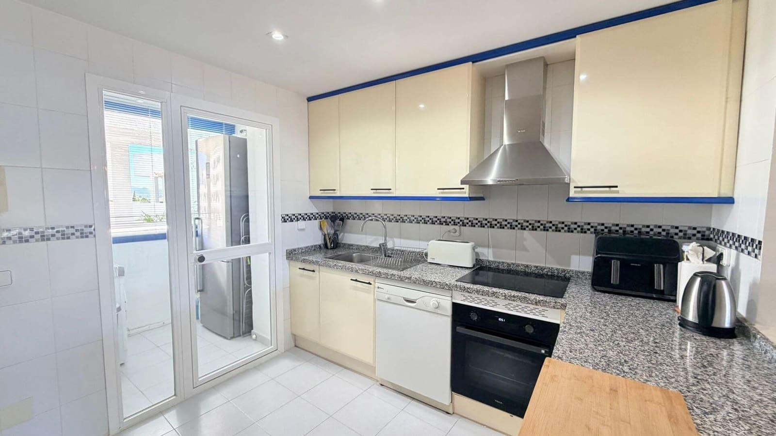 2 sovrum Lägenhet till salu i Manilva med pool garage - 315 000 € (Ref: 10040666)
