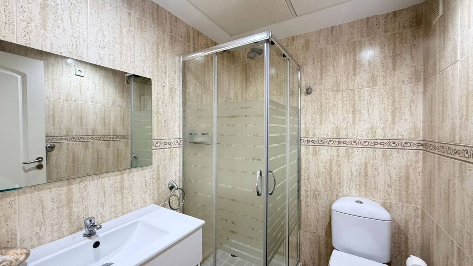 2 sovrum Lägenhet till salu i Manilva med pool garage - 315 000 € (Ref: 10040666)