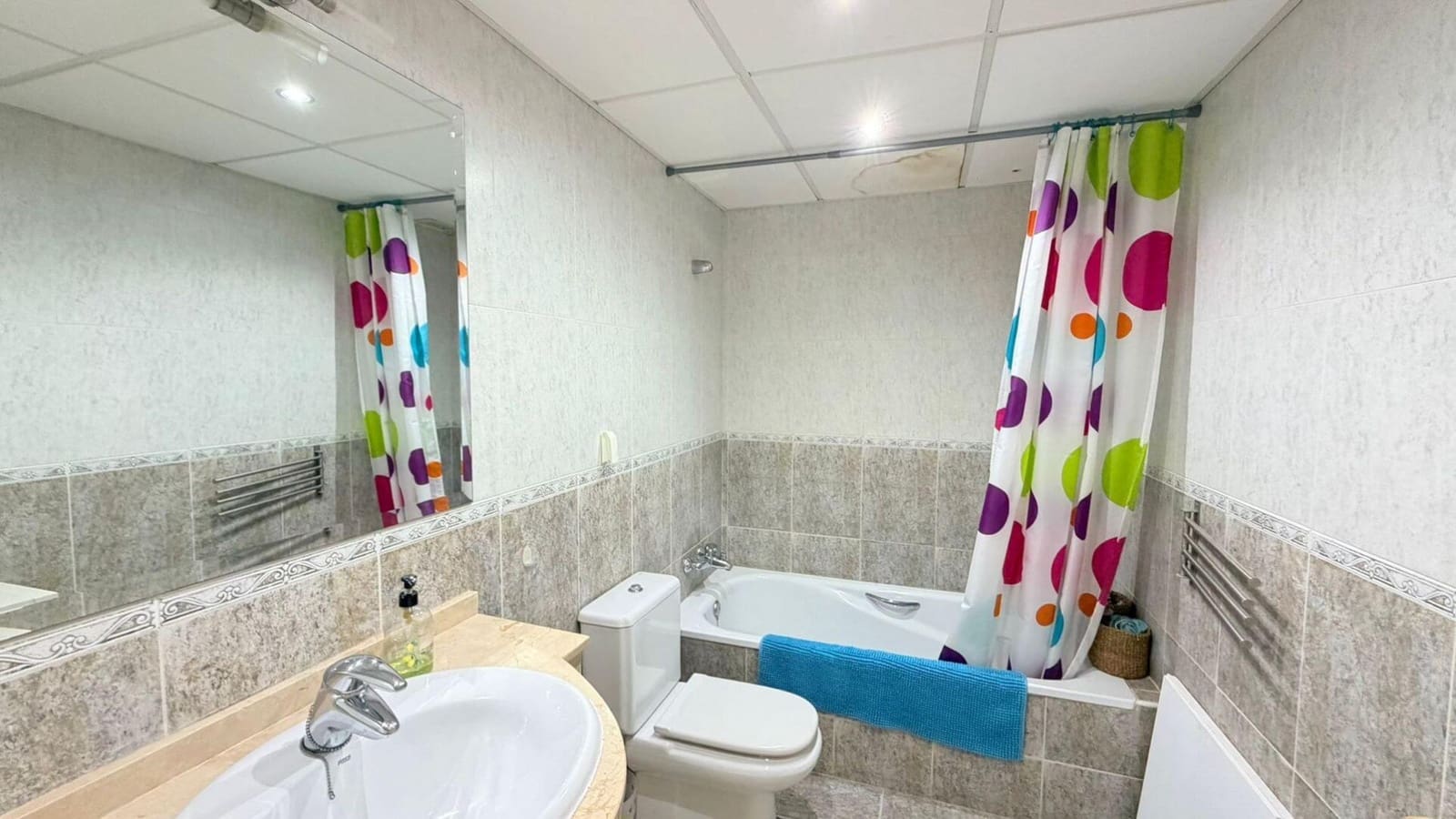 3 soveværelse Byhus til salg i Manilva med garage - € 450.000 (Ref: 10042595)