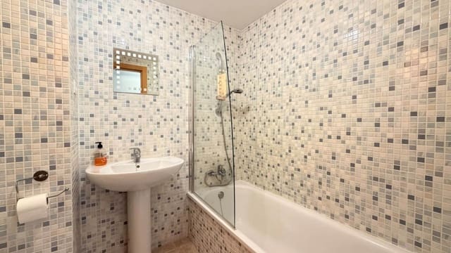2 bedroom Apartment for sale in Casares with pool garage - € 250,000 (Ref: 10061333)