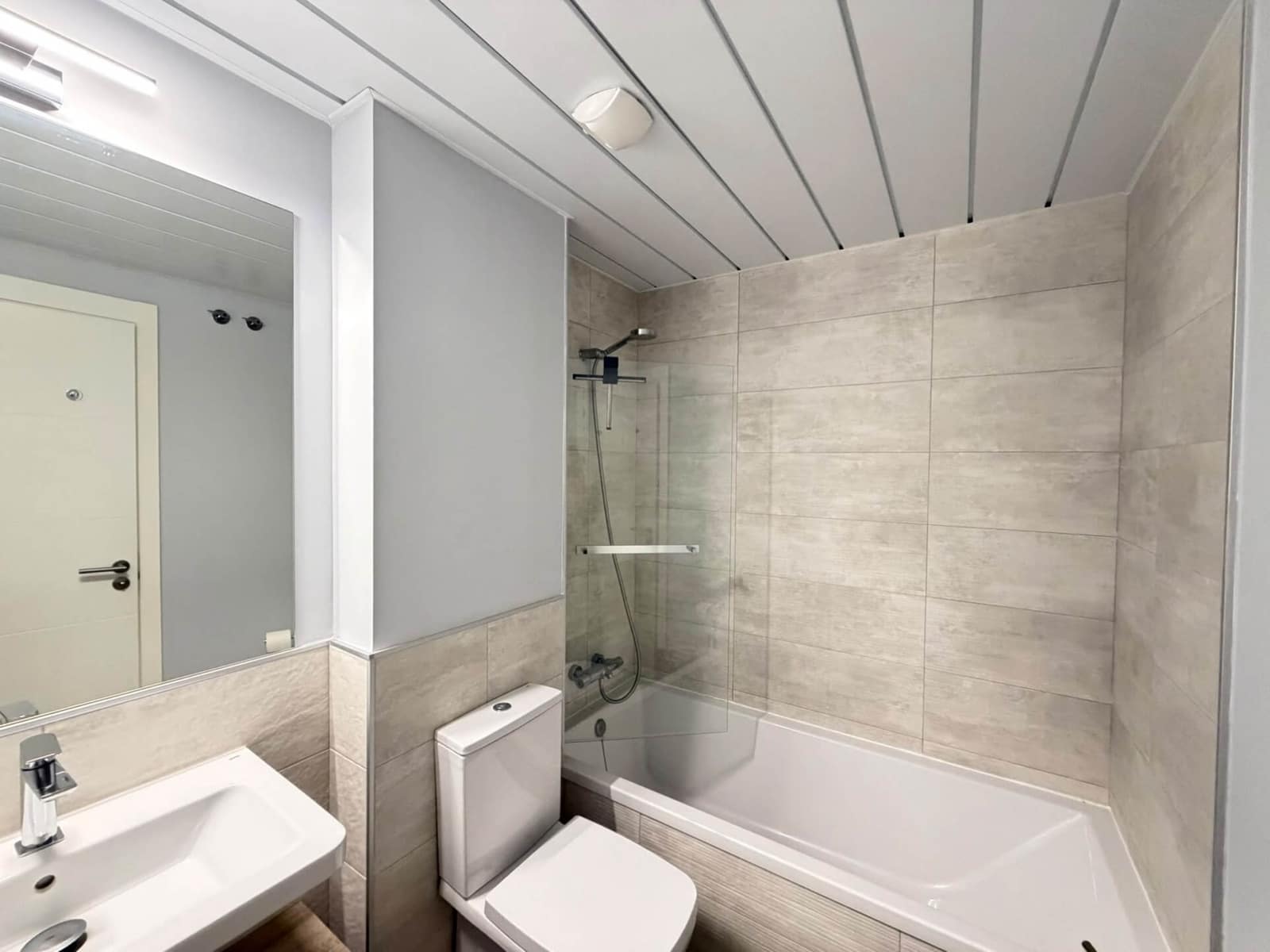 2 bedroom Apartment for sale in Manilva with pool garage - € 469,000 (Ref: 10159088)