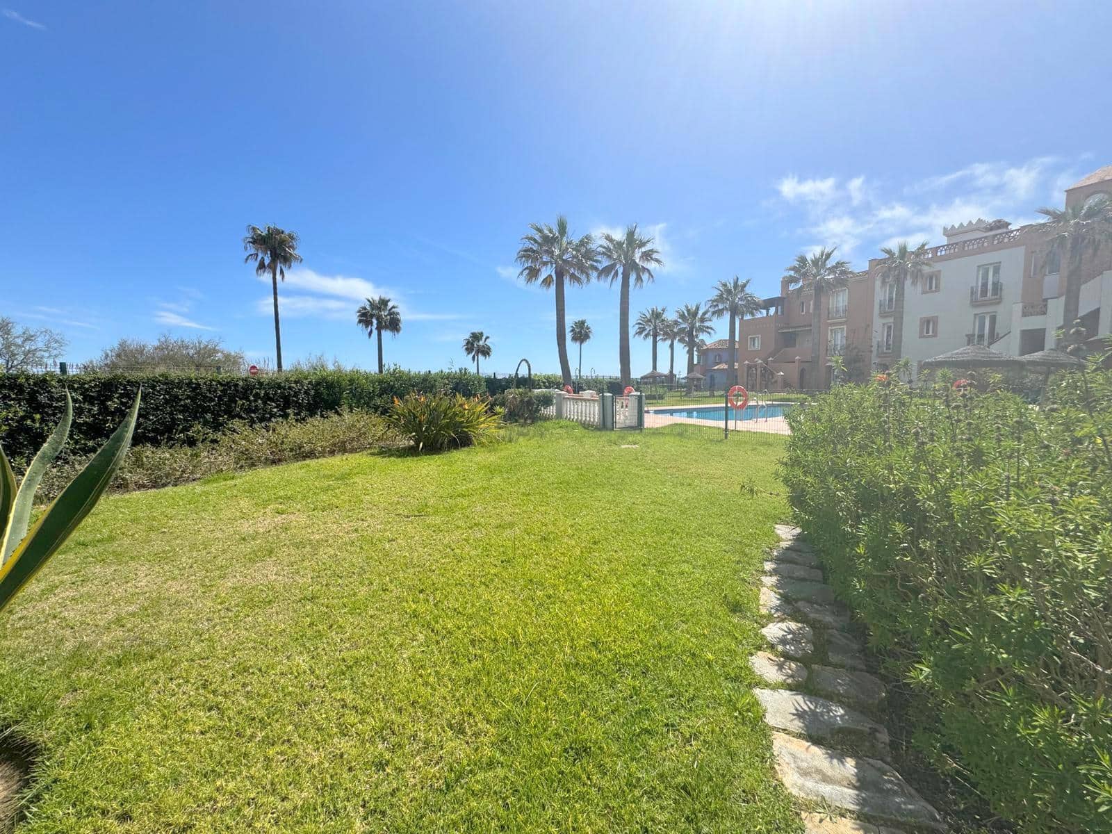 2 soverom Leilighet til salgs i Casares med svømmebasseng garasje - € 499 000 (Ref: 8900641)